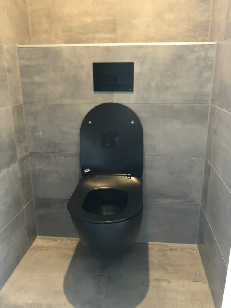 Badkamer en toilet in Poortugaal